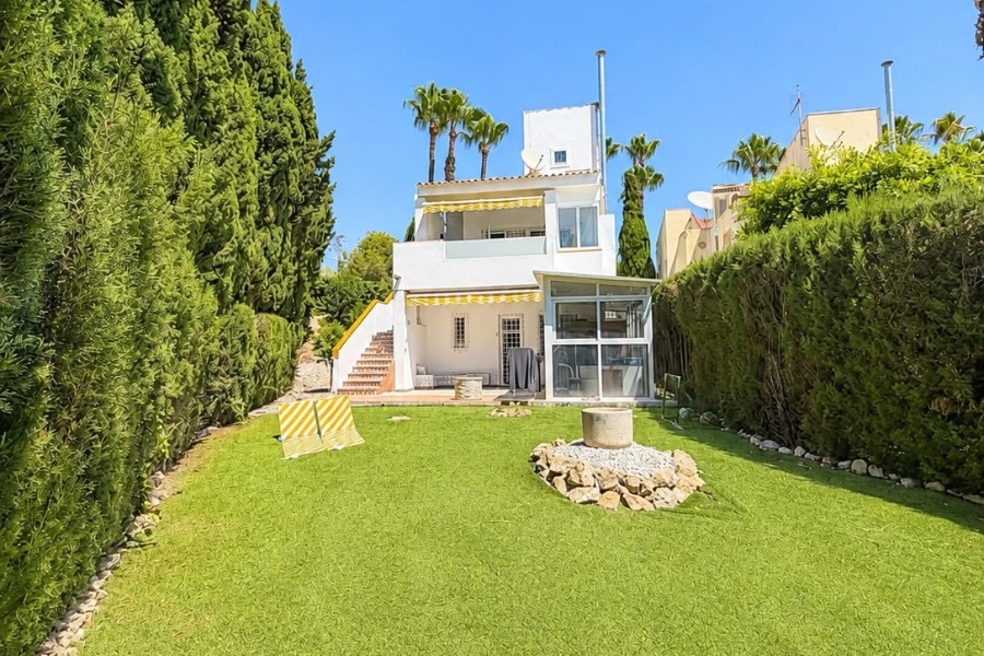Re-Sale - Detached Villa - Orihuela Costa - Villamartin