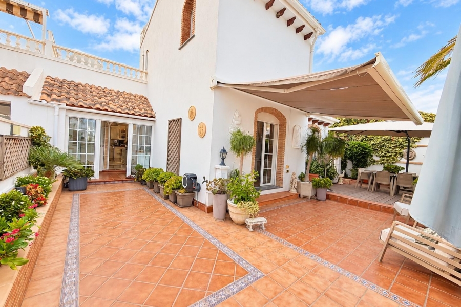 Re-Sale - Semi Detached Villa - Orihuela Costa - Villamartin