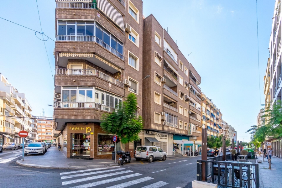 Re-Sale - Apartment - Torrevieja - Torrevieja - Centre