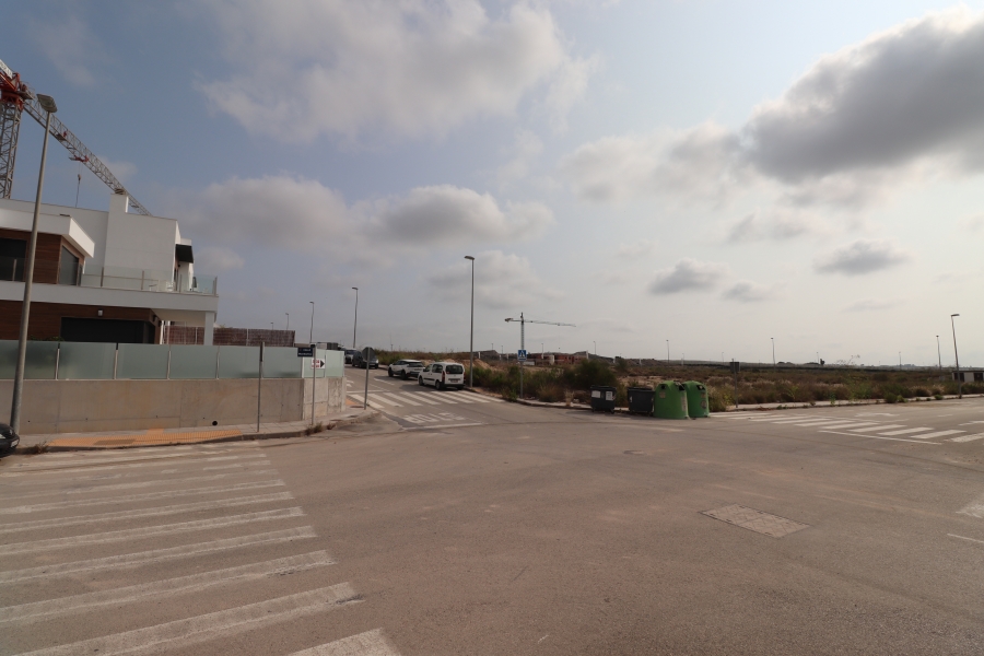 Commercial - Commercial - Los Montesinos - Laguna Green