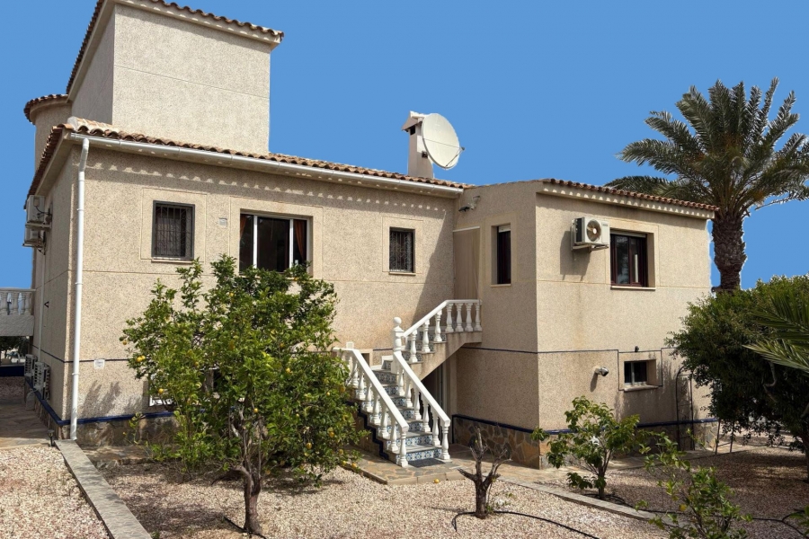 Re-Sale - Detached Villa - Algorfa - Algorfa - Village