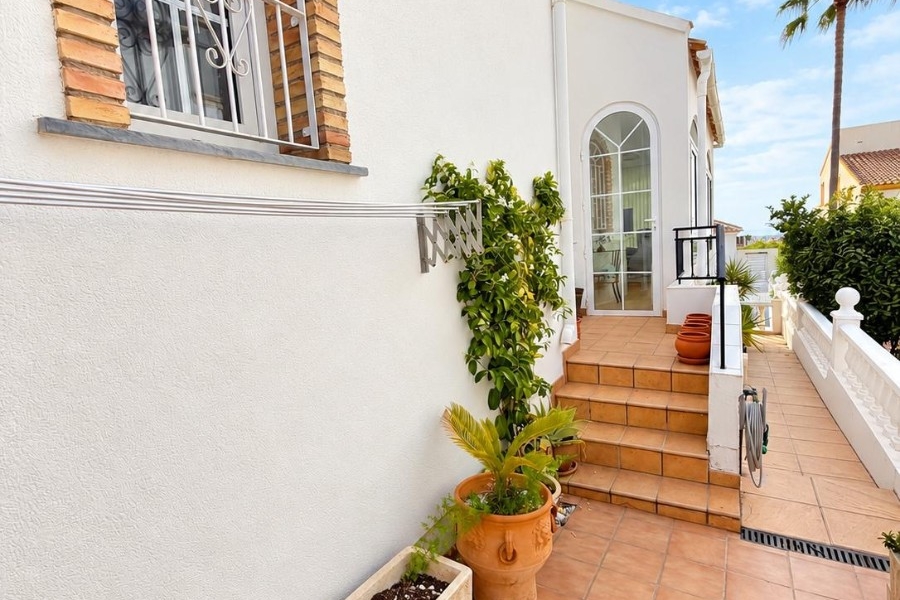 Re-Sale - Semi Detached Villa - Orihuela Costa - Villamartin