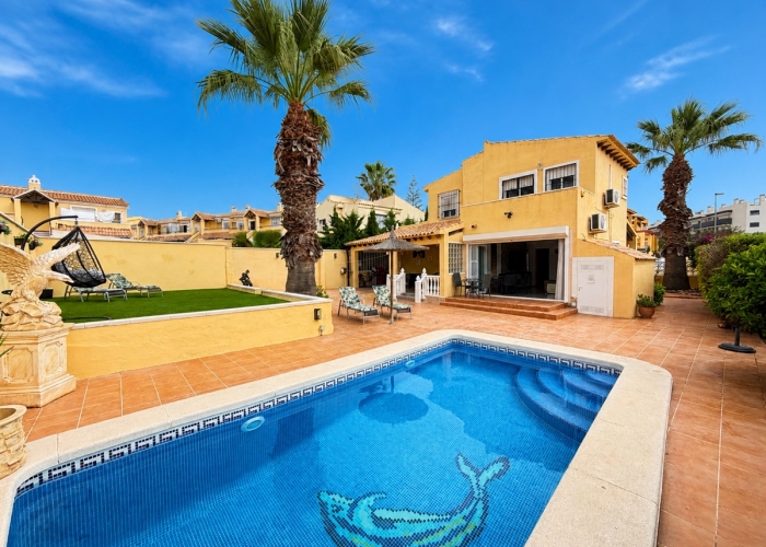 Re-Sale - Detached Villa - Orihuela Costa - Villamartin