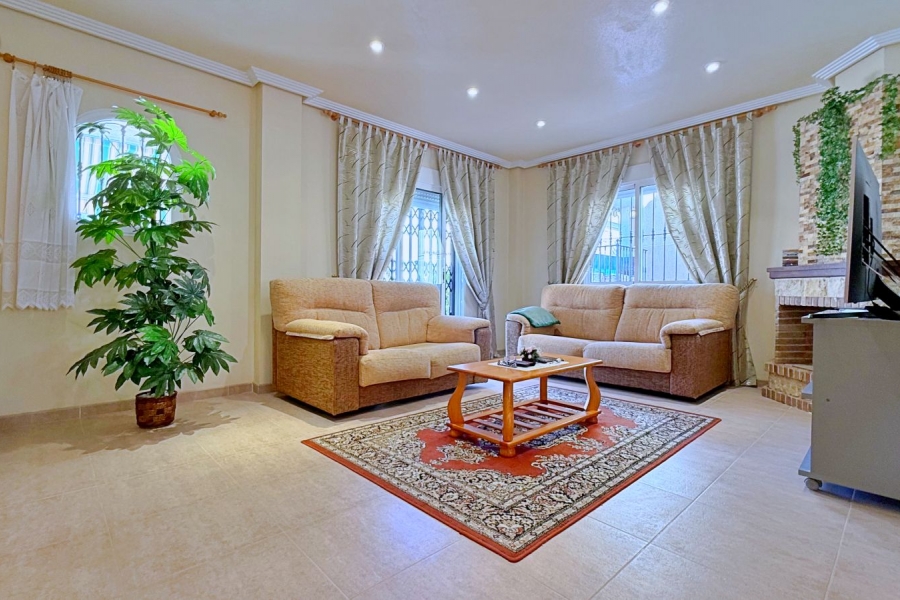 Re-Sale - Detached Villa - Orihuela Costa - Punta Prima