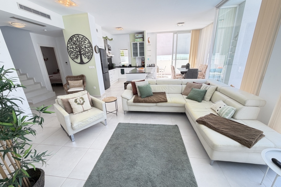 Re-Sale - Detached Villa - Orihuela Costa - Mil Palmeras