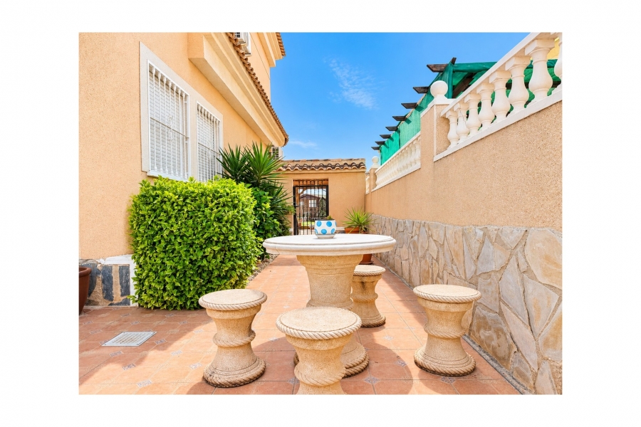 Re-Sale - Detached Villa - La Marina - La Marina - Urbanization