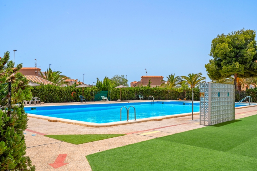 Re-Sale - Apartment - Torrevieja - Aguas Nuevas