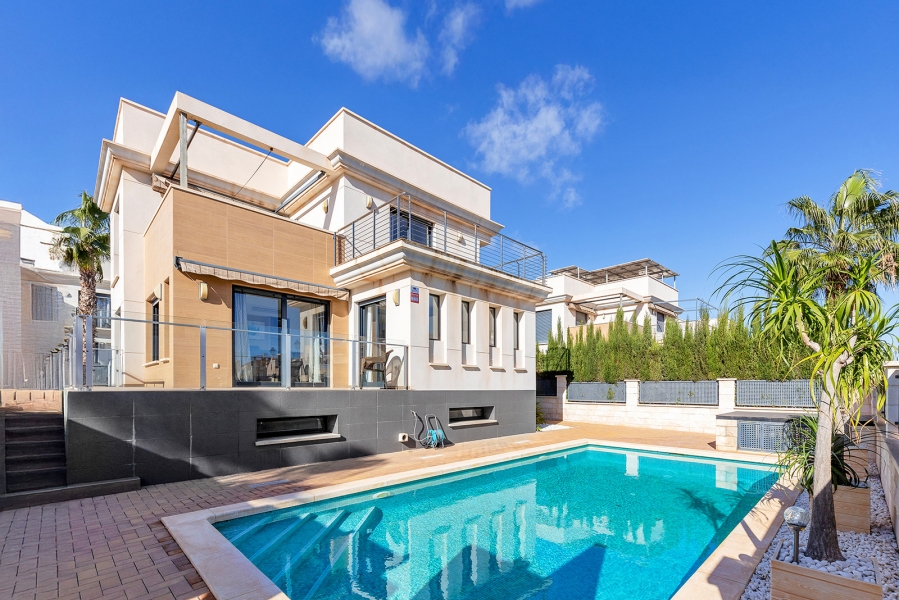 Re-Sale - Detached Villa - Orihuela Costa - La Zenia