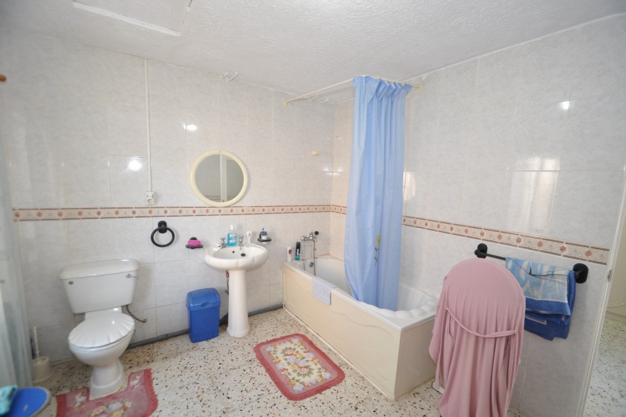 Re-Sale - Country Property - Pinoso - Edge of town
