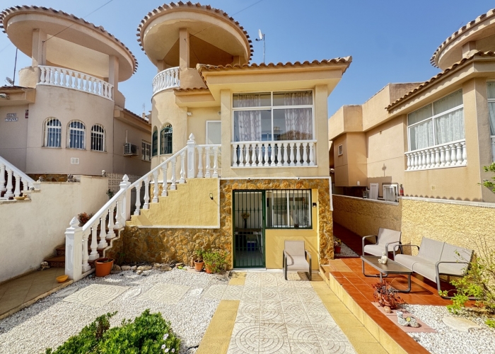 Re-Sale - Detached Villa - Orihuela Costa - Villamartin