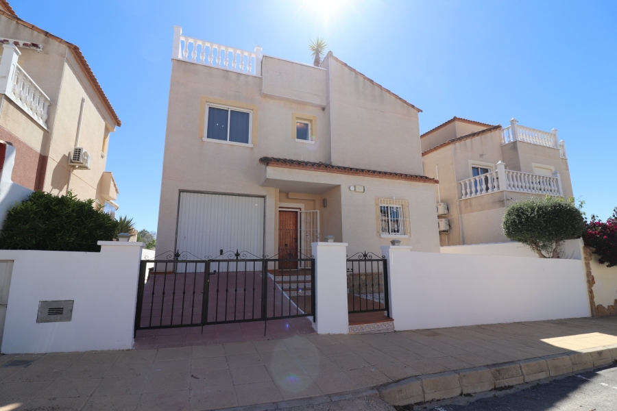 Re-Sale - Detached Villa - San Miguel de Salinas - Lake View Mansions