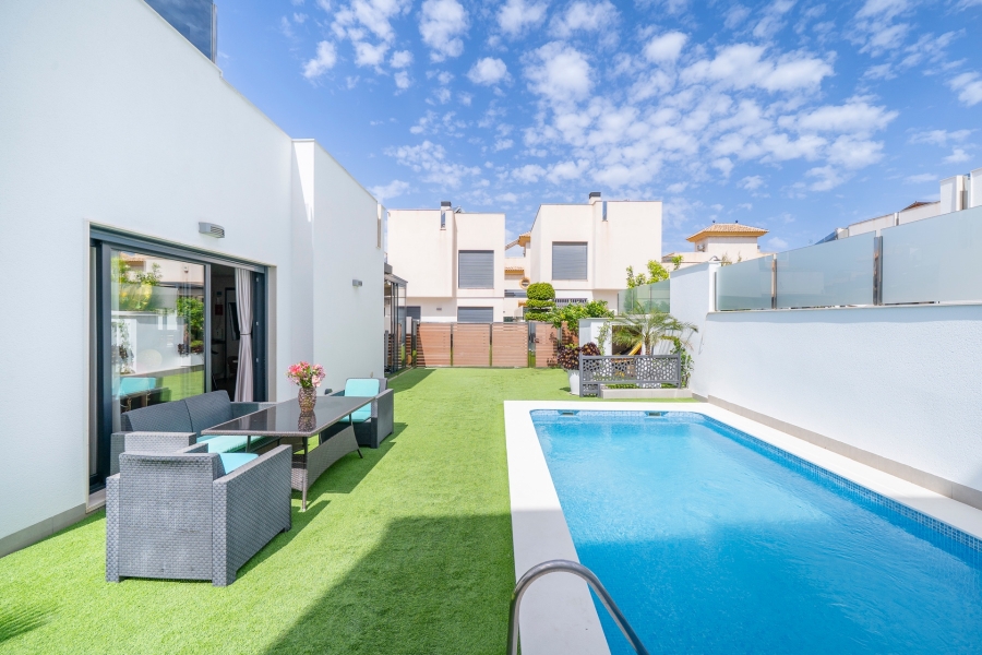 Re-Sale - Detached Villa - Torrevieja - Aguas Nuevas