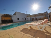 Re-Sale - Country Property - Pinoso - Edge of town