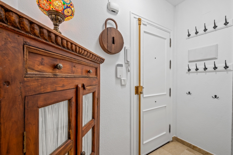 Re-Sale - Apartment - Torrevieja - Torrevieja - Centre