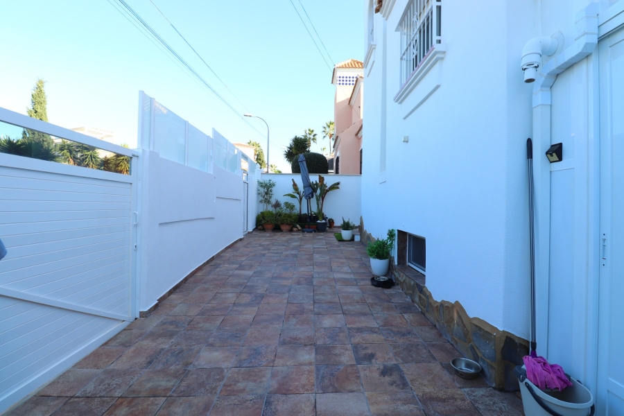 Re-Sale - Detached Villa - Orihuela Costa - Villamartin