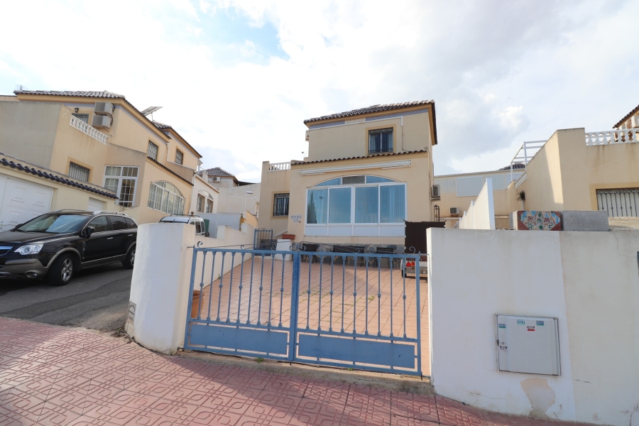 Re-Sale - Detached Villa - Orihuela Costa - Los Balcones