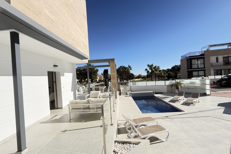 Re-Sale - Detached Villa - Orihuela Costa - Villamartin
