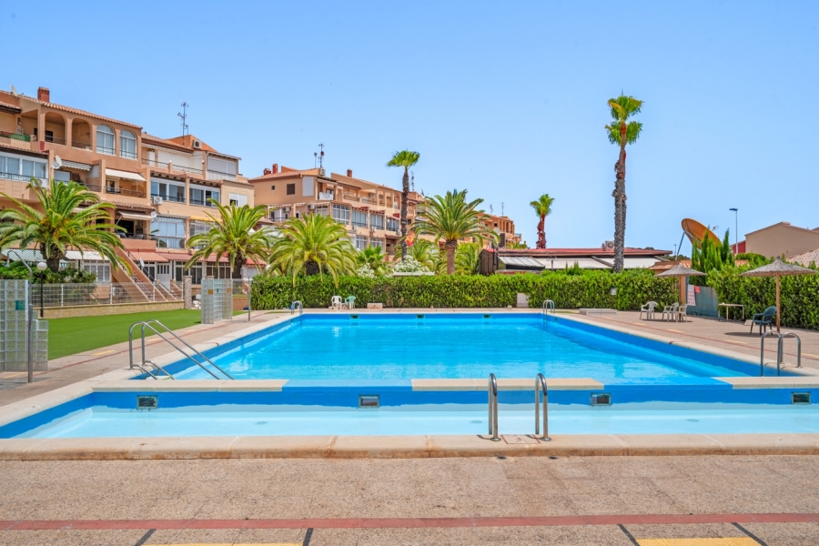 Re-Sale - Apartment - Torrevieja - Aguas Nuevas