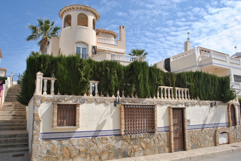 Re-Sale - Detached Villa - Orihuela Costa - Los Dolses