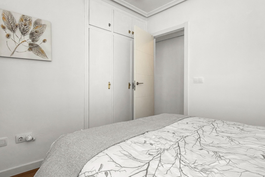 Re-Sale - Apartment - Torrevieja - Torrevieja - Centre