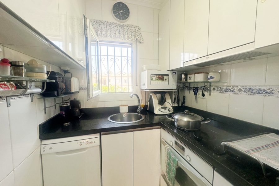Re-Sale - Apartment - Torrevieja - Aguas Nuevas