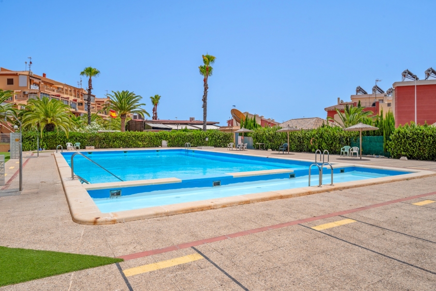 Re-Sale - Apartment - Torrevieja - Aguas Nuevas