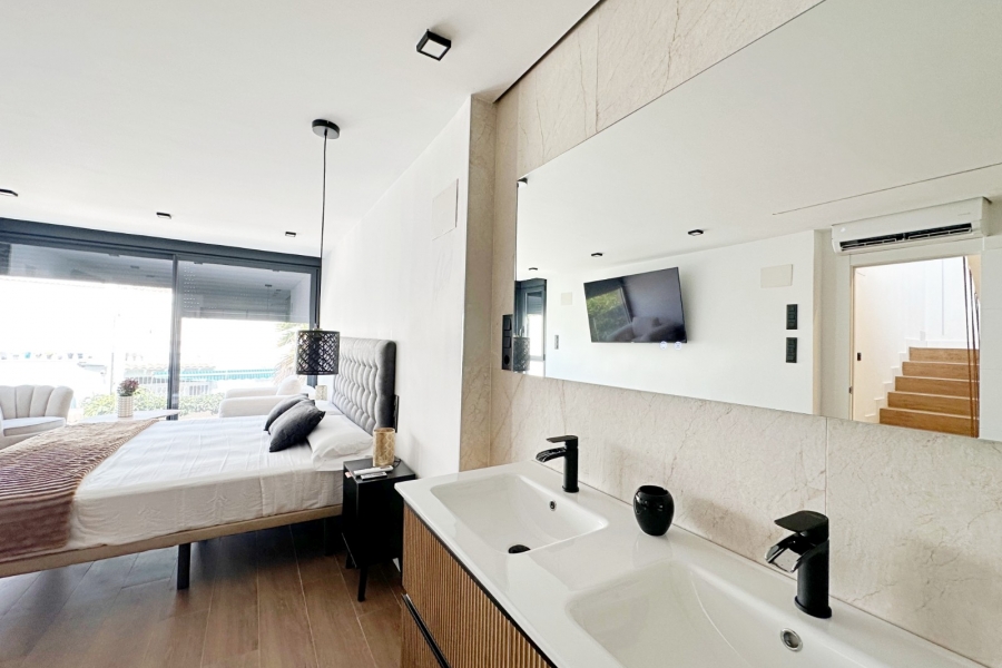 Re-Sale - Townhouse - Torrevieja - Aguas Nuevas