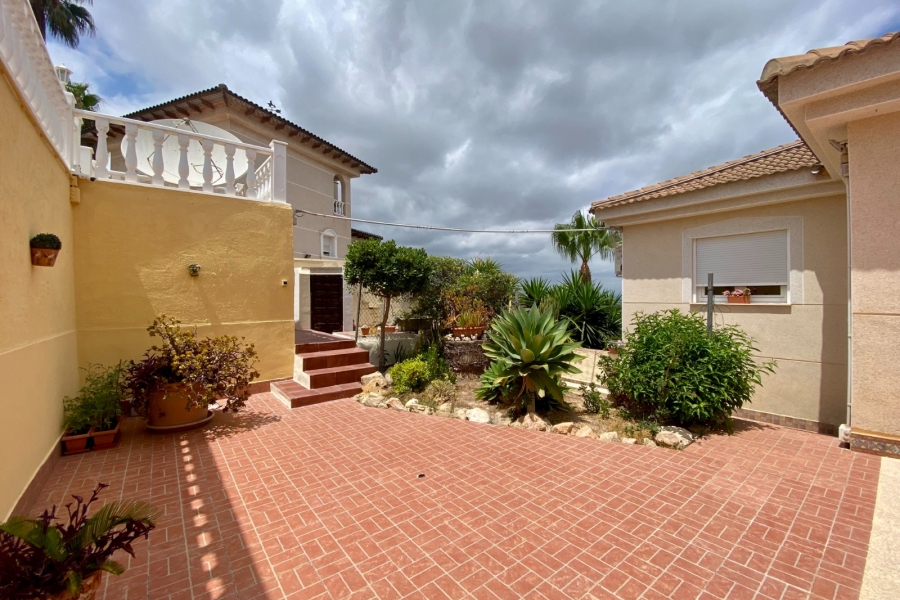 Re-Sale - Detached Villa - Algorfa - Lomas de La Juliana