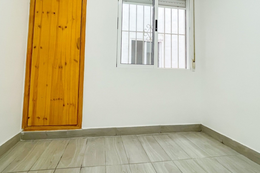 Re-Sale - Apartment - Torrevieja - Torrevieja - Centre