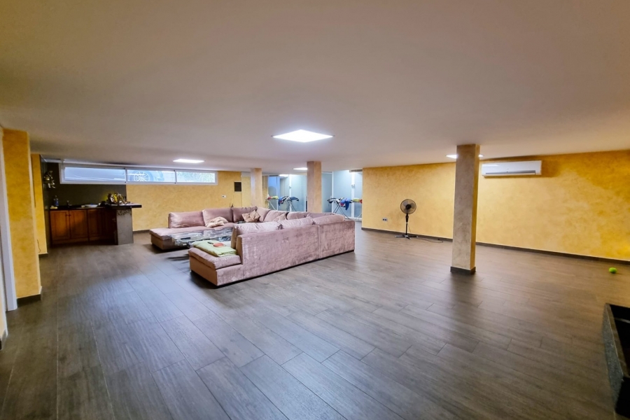 Re-Sale - Detached Villa - Torrevieja - La Mata - Town