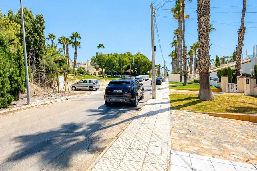 Re-Sale - Detached Villa - Orihuela Costa - Villamartin