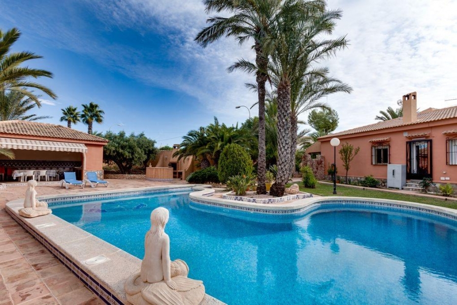 Re-Sale - Detached Villa - Torrevieja - El Chaparral