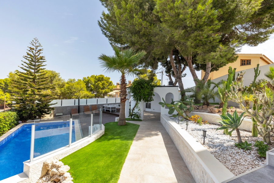 Re-Sale - Detached Villa - Orihuela Costa - Los Balcones