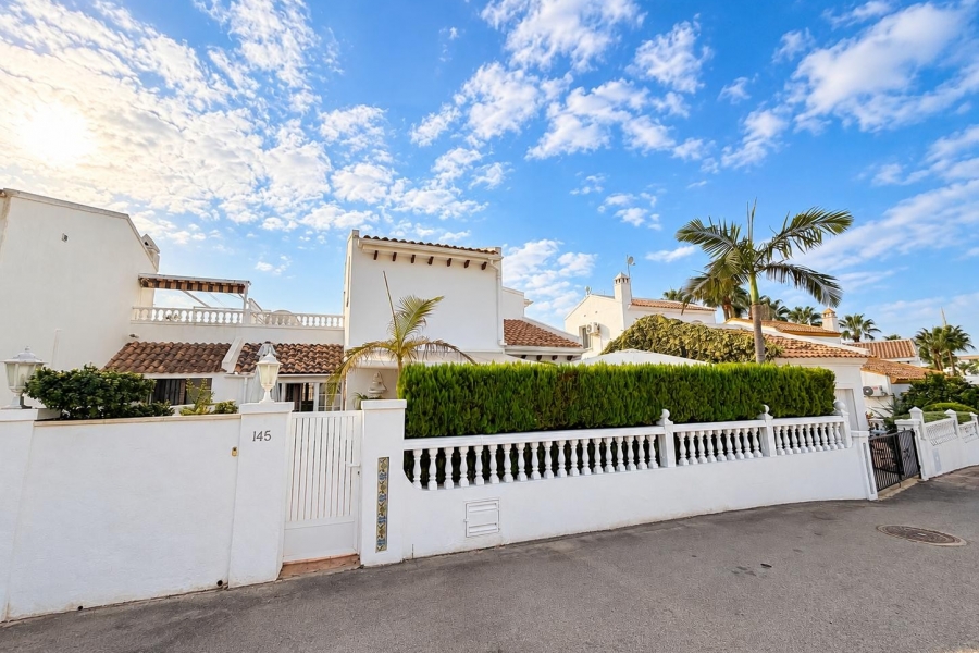 Re-Sale - Semi Detached Villa - Orihuela Costa - Villamartin