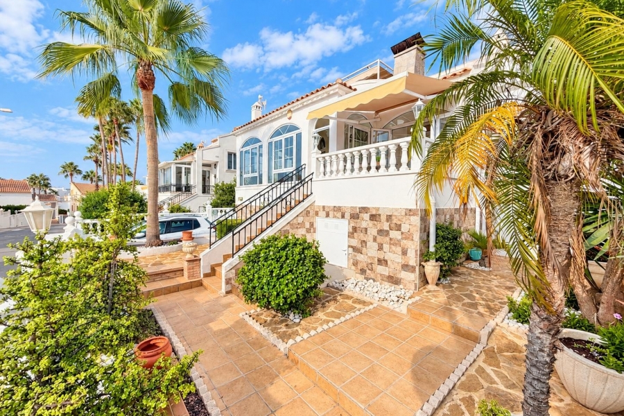 Re-Sale - Semi Detached Villa - Orihuela Costa - Villamartin