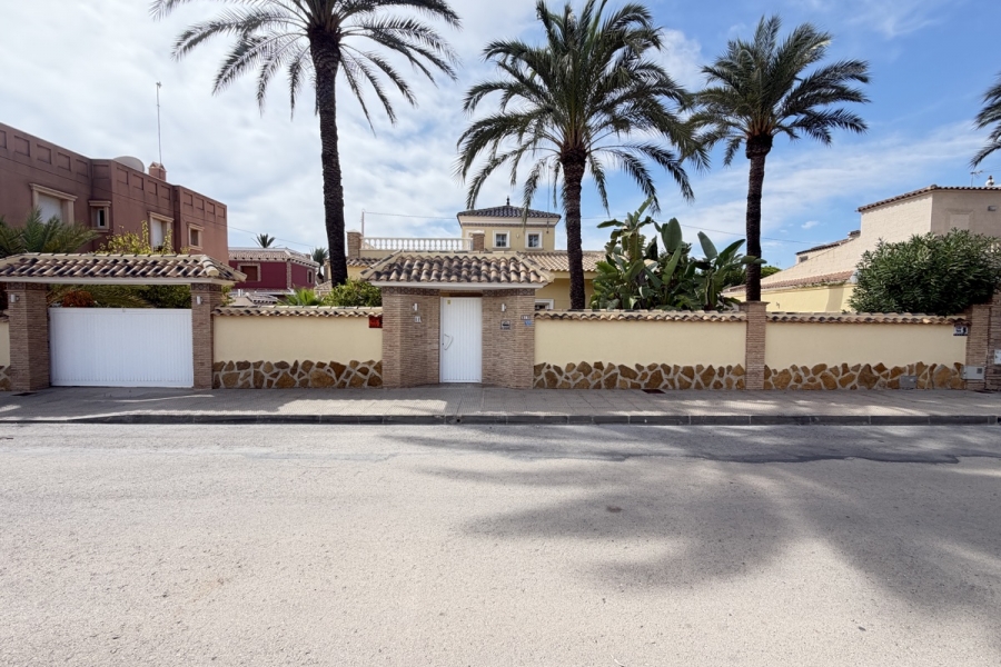 Re-Sale - Detached Villa - Orihuela Costa - Cabo Roig