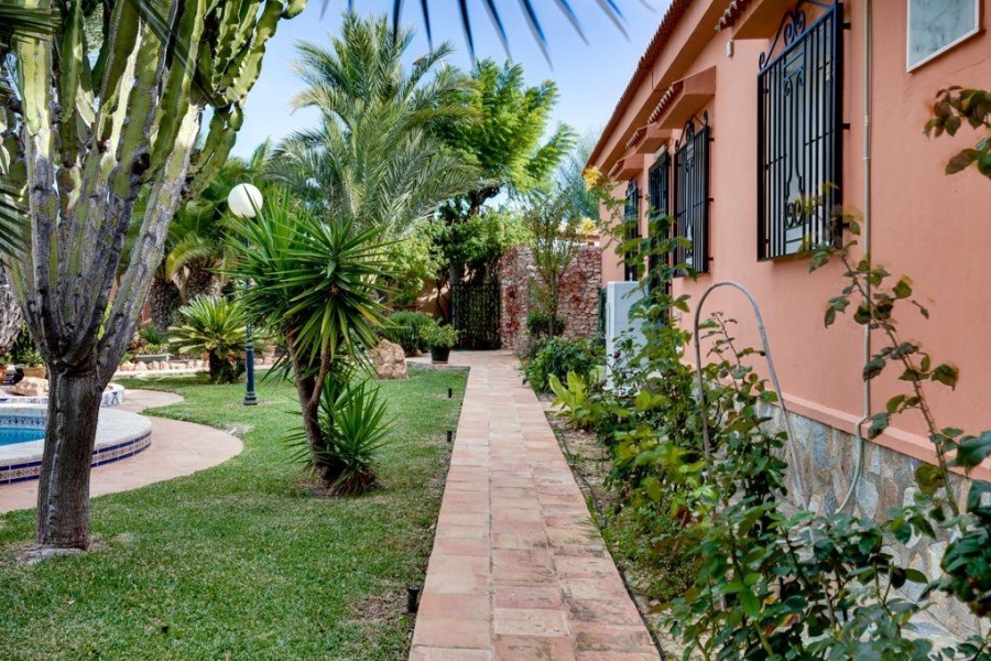 Re-Sale - Detached Villa - Torrevieja - El Chaparral