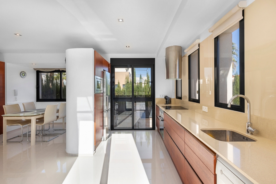 Re-Sale - Detached Villa - Orihuela Costa - La Zenia