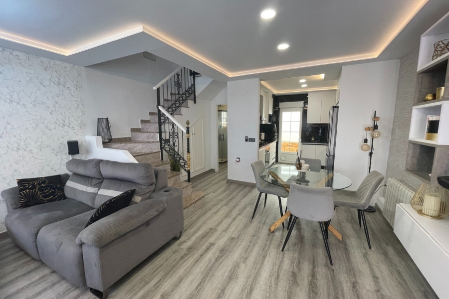 Re-Sale - Semi Detached Villa - Orihuela Costa - Villamartin