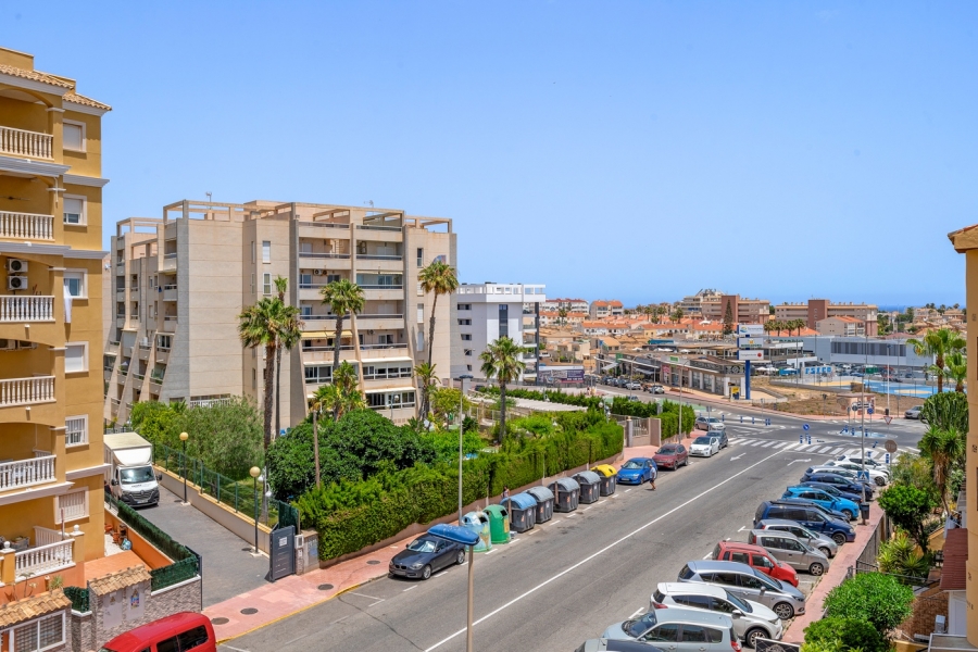Re-Sale - Apartment - Torrevieja - Aguas Nuevas