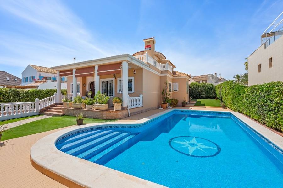 Re-Sale - Detached Villa - Torrevieja - Torre La Mata