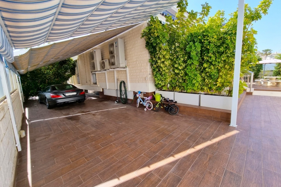 Re-Sale - Detached Villa - Torrevieja - La Mata - Town