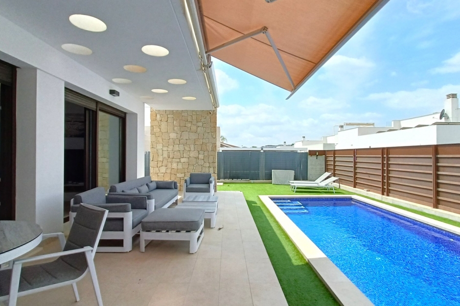 Re-Sale - Detached Villa - Los Montesinos - Entre Naranjos / Vistabella Golf