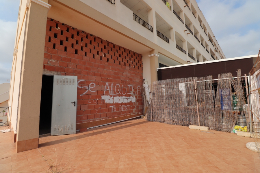 Commercial - Commercial - Los Montesinos - Laguna Green