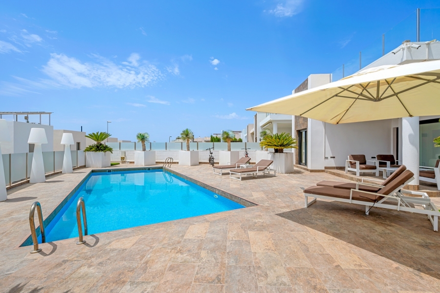 Re-Sale - Detached Villa - Orihuela Costa - Villamartin