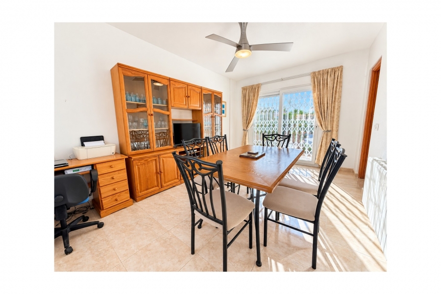Re-Sale - Detached Villa - La Marina - La Marina - Urbanization