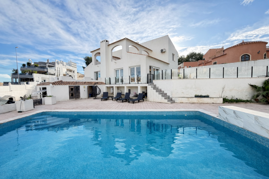 Re-Sale - Detached Villa - Orihuela Costa - Villamartin