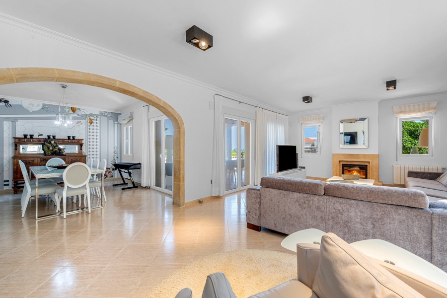 Re-Sale - Detached Villa - Benissa - Carrio