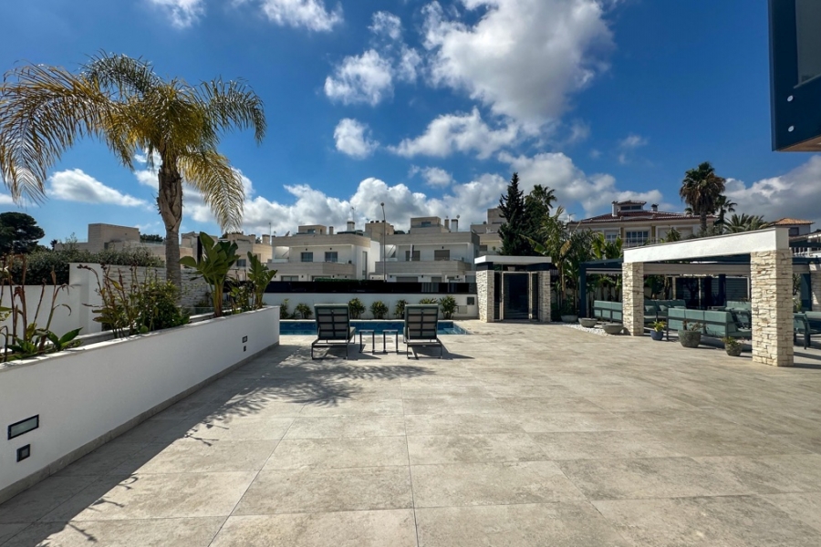 Re-Sale - Detached Villa - Orihuela Costa - Villamartin