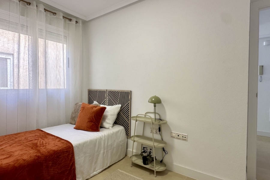 Re-Sale - Apartment - Torrevieja - Torrevieja - Centre